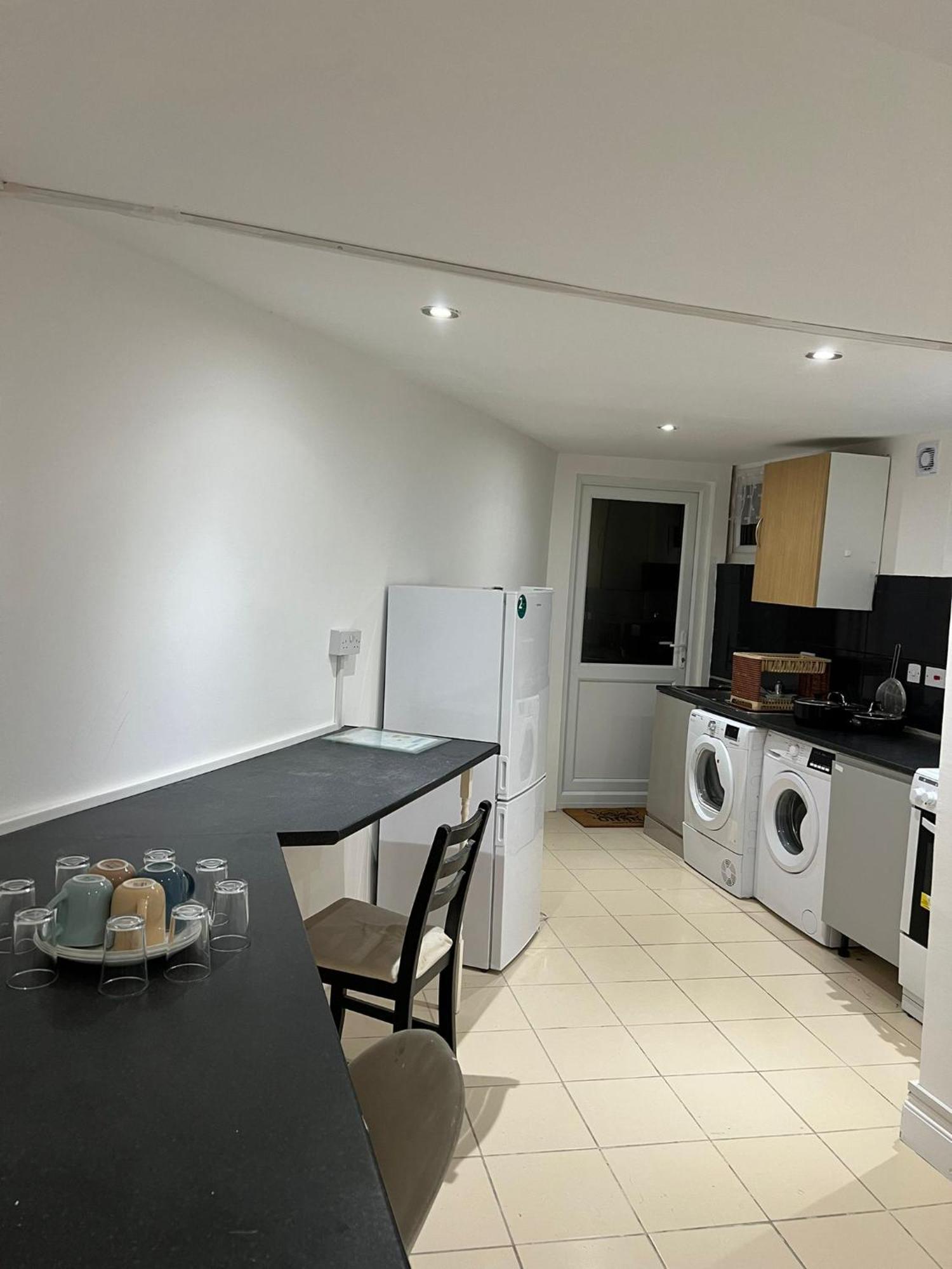 Appartamento Starlet Manor Park Londra Esterno foto